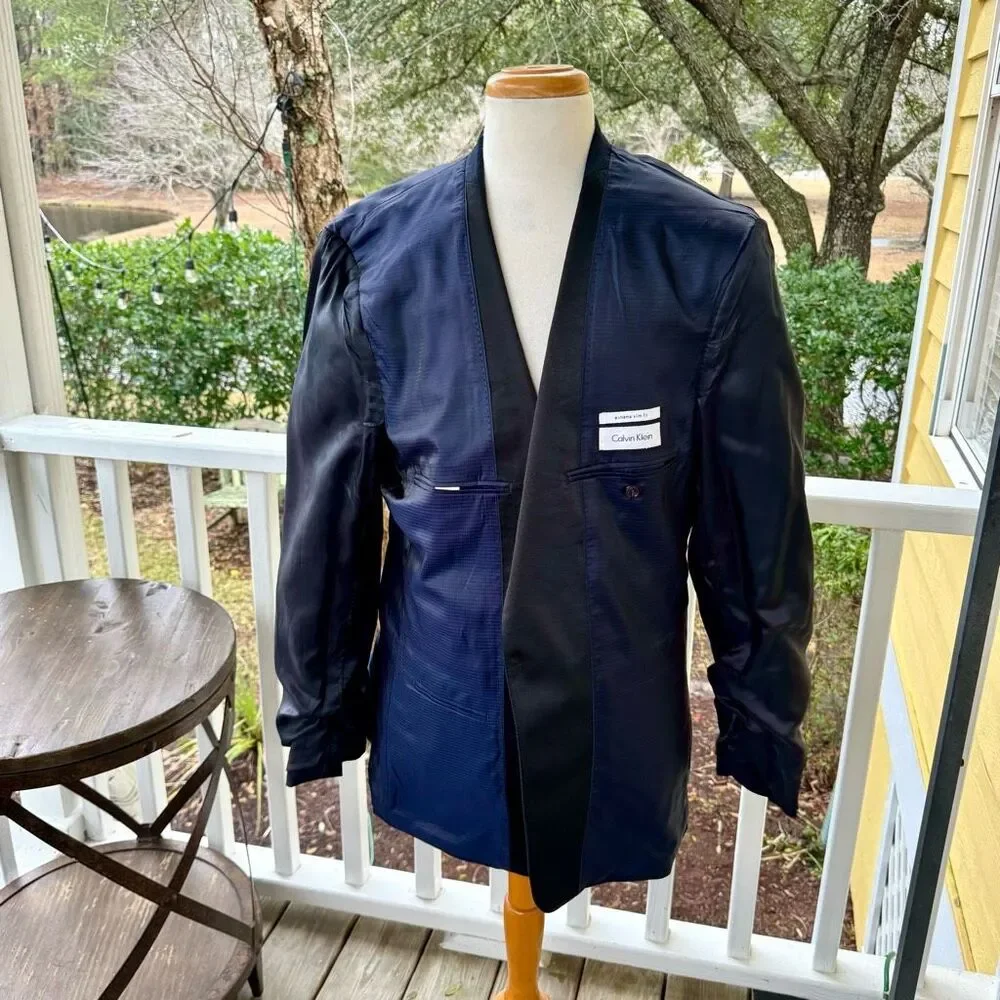 Calvin Klein Navy Blue Tuxedo Jacket. Size 44L.
